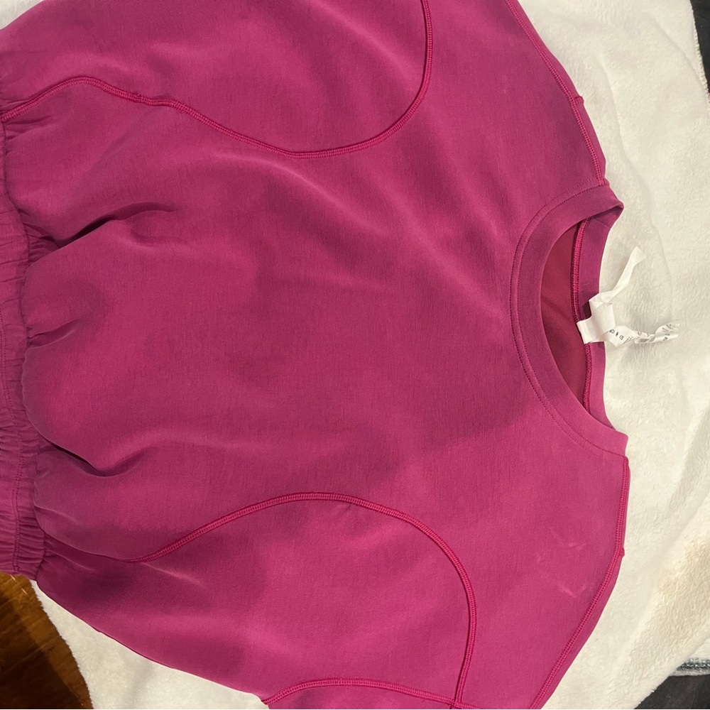 Cropped magenta short sleeve